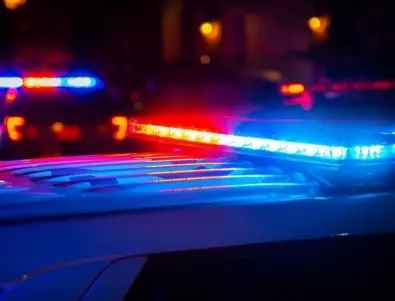 Две жени са открити мъртви, а дете е отвлечено във Вашингтон: Полицията издирва бивш полицай