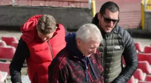 {{ otherArticle[0].article.title }}