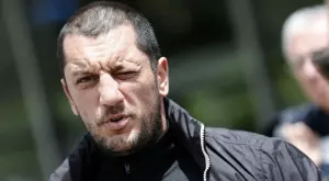 {{ otherArticle[0].article.title }}