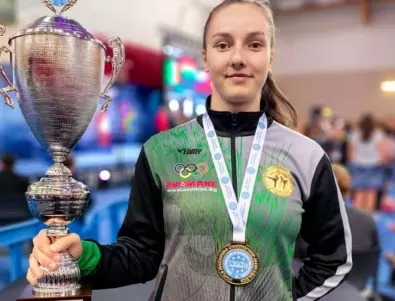Държава на абсурдите: Тройна световна шампионка остана с нищожна премия