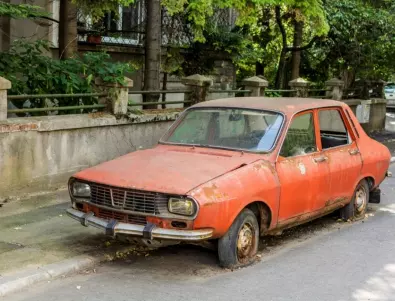 В София започна вдигането на стари автомобили