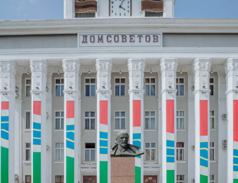 Поставеният от Русия лидер на Приднестровието призова за "повишена военна готовност"