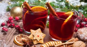 Ароматно греяно вино, с което ще впечатлите гостите на Коледа