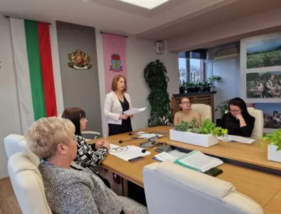 Кметът на Казанлък връчи трудовите договори на новоизбраните си колеги на населени места