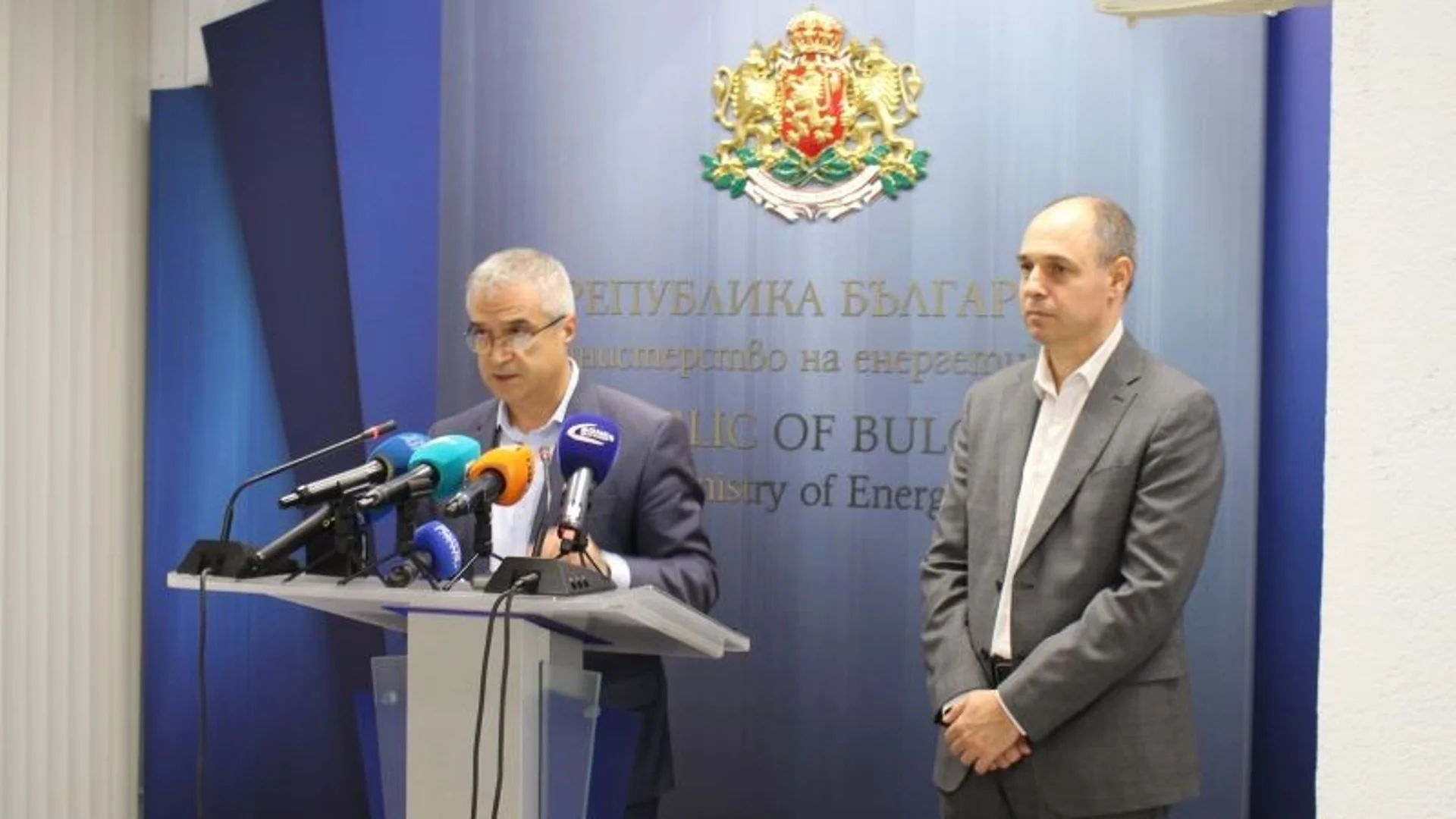 Енергийният министър: Малко под 500 хиляди абонати в страната са без ток