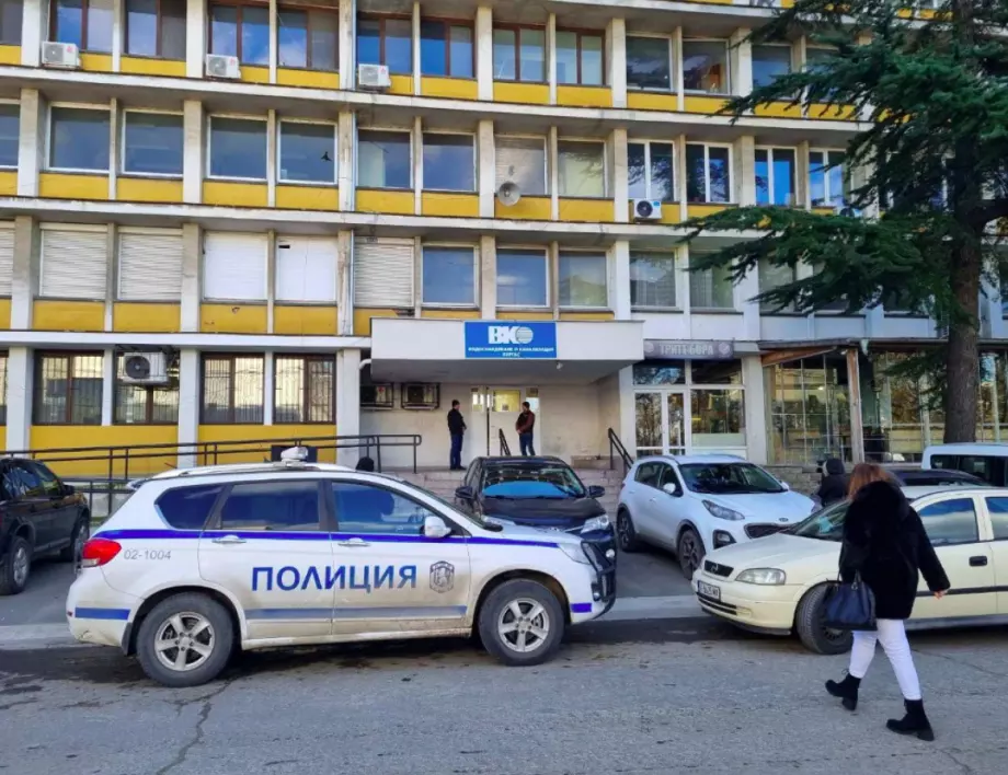 След като свидетелствали срещу него: Директорът на ВиК Бургас освободи осем специалисти