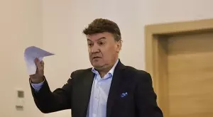 {{ otherArticle[0].article.title }}