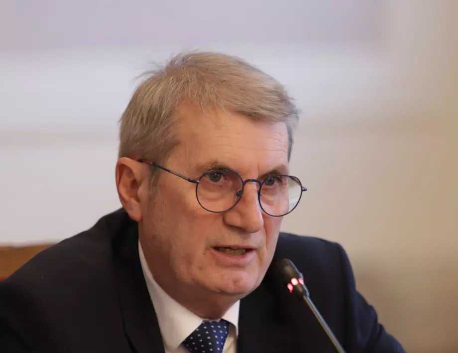 Здравният министър готов да освободи и Съвета на директорите на "Пирогов"