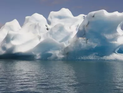 Ще изчезне до месеци: Сбогуваме ли се с най-големия айсберг в света?