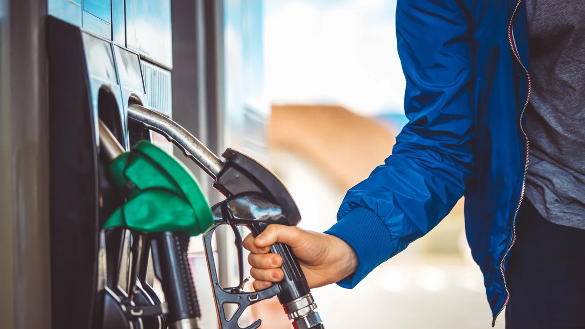 Къде са най-евтини бензинът и дизелът в България: Цените към 20.12.23  