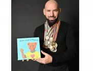 Емблематичният танцьор от Dancing Stars, шампион по спортни танци и горд баща Атанас Месечков издава книга