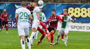 Дежавю от мача с Левски: Локомотив София изглеждаше изгубен, но с последния удар измъкна точката (ВИДЕО)