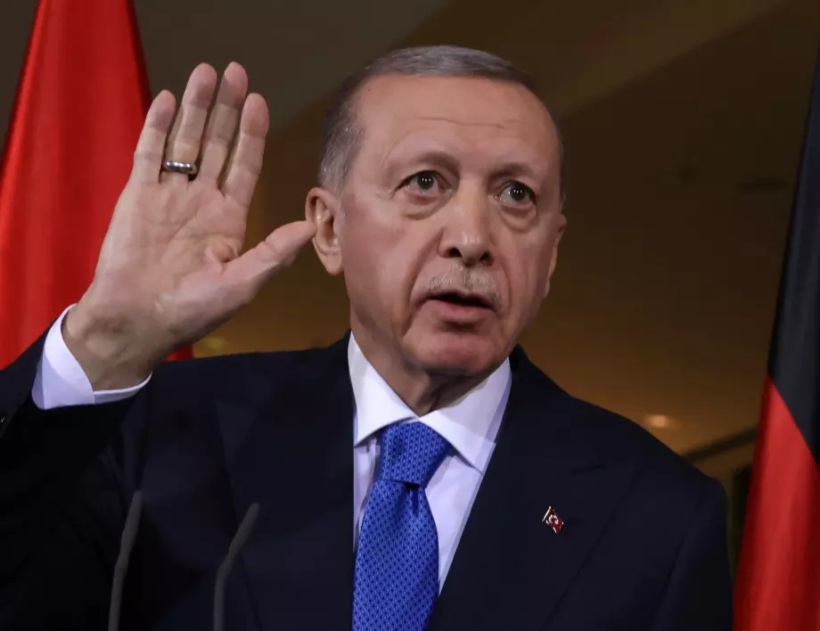 Ердоган се моли за Турция
