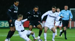 {{ otherArticle[0].article.title }}