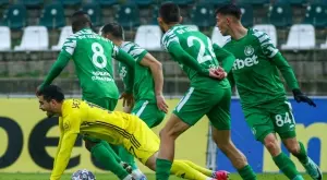 {{ otherArticle[0].article.title }}