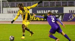 {{ otherArticle[0].article.title }}