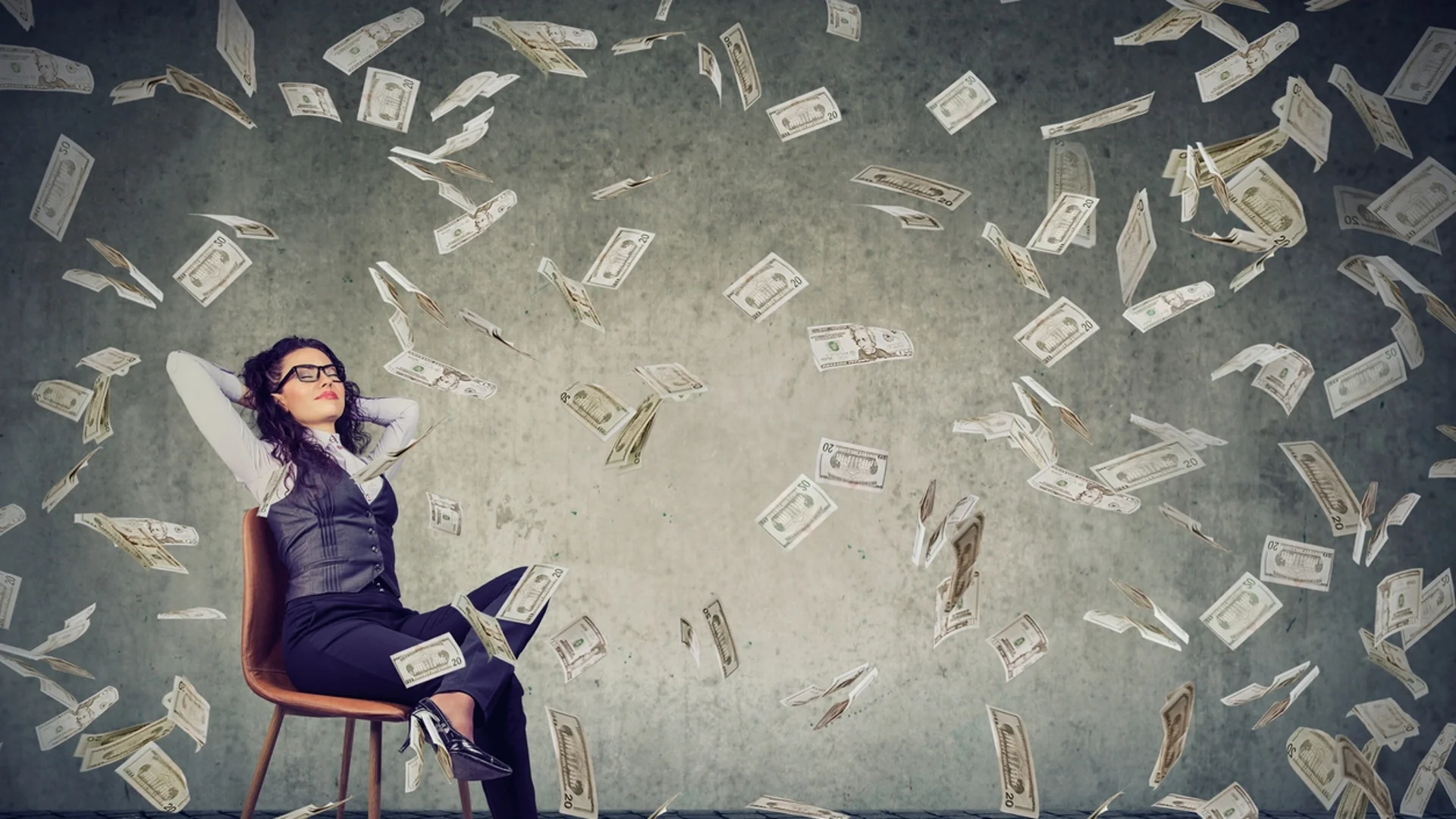 Зодиите, които ще открият пътя към богатството през март 2024