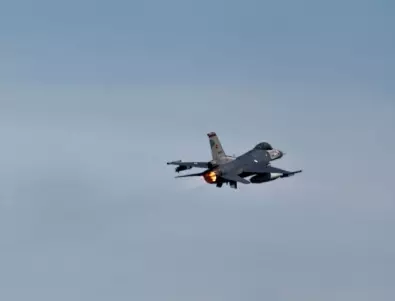Добри новини за украинските пилоти: Норвегия им праща F-16 за обучение