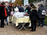 С благотворителен базар ученици от Асеновград помагат на нуждаещи се