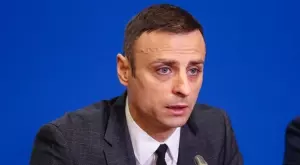 {{ otherArticle[0].article.title }}