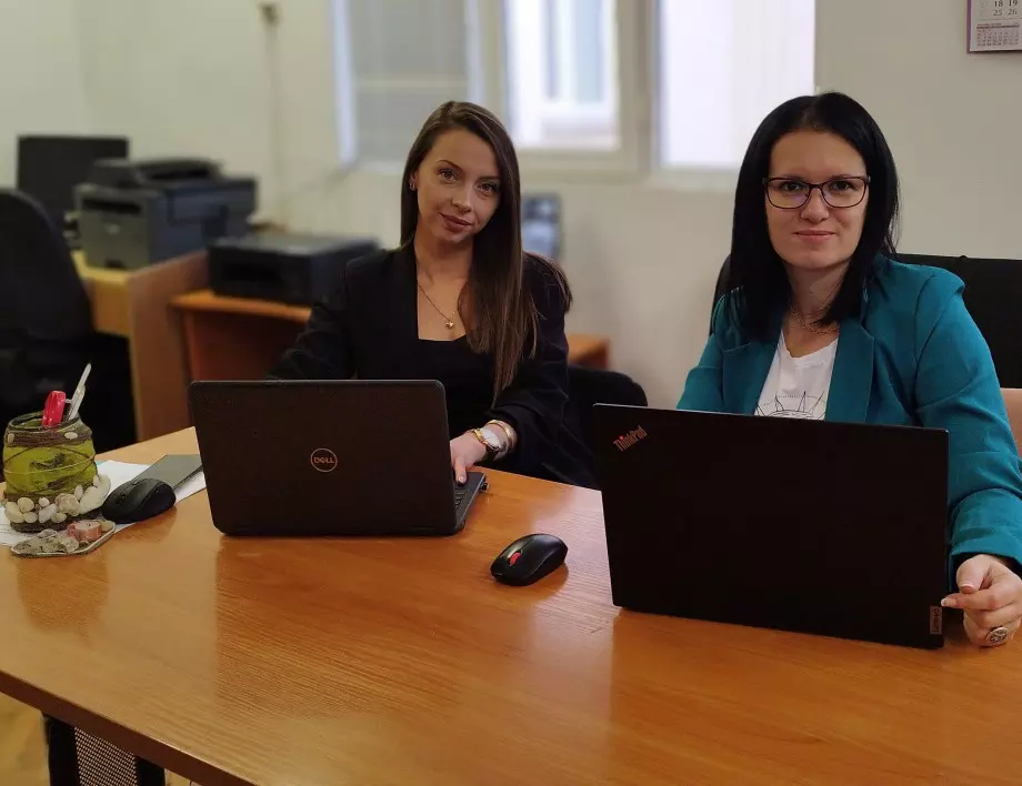 Куриоз: Две учителки от едно училище и един клас създадоха най-много уроци за дигиталната раница 