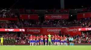 Прекратиха Гранада - Атлетик (Билбао) в 18' заради починал на трибуните фен