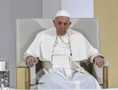 Кашлица попречи на папата да изнесе реч във Ватикана
