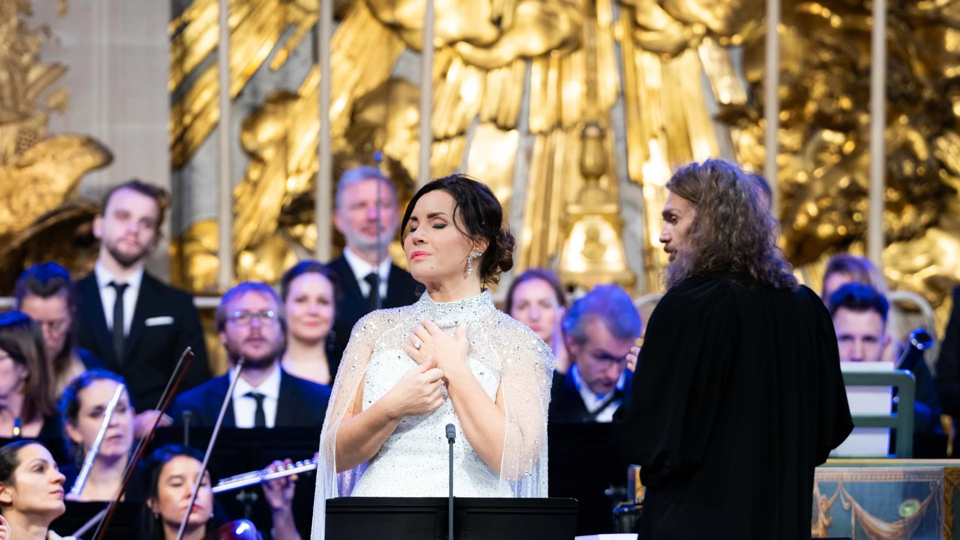 Соня Йончева с блестящ коледен концерт във Версай