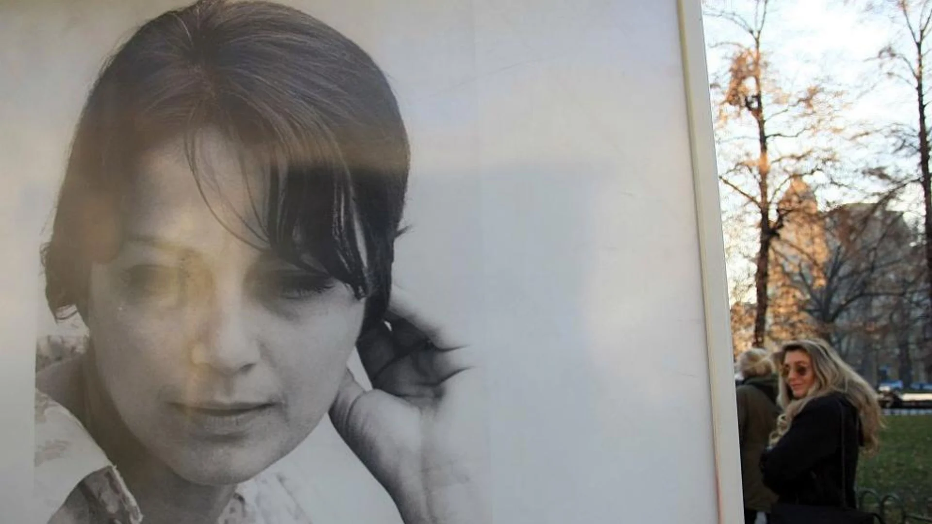 Поставиха скулптурни маски на Георги Парцалев и Невена Коканова в Сатиричния театър (СНИМКИ)