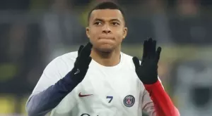 ПСЖ ще трябва да почака още малко: Монако победи и развали празника на парижани (ВИДЕО)