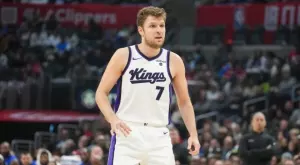 НБА: Александър Везенков се разигра в "Медисън Скуеър Гардън", но Сакраменто профука голям аванс (ВИДЕО)