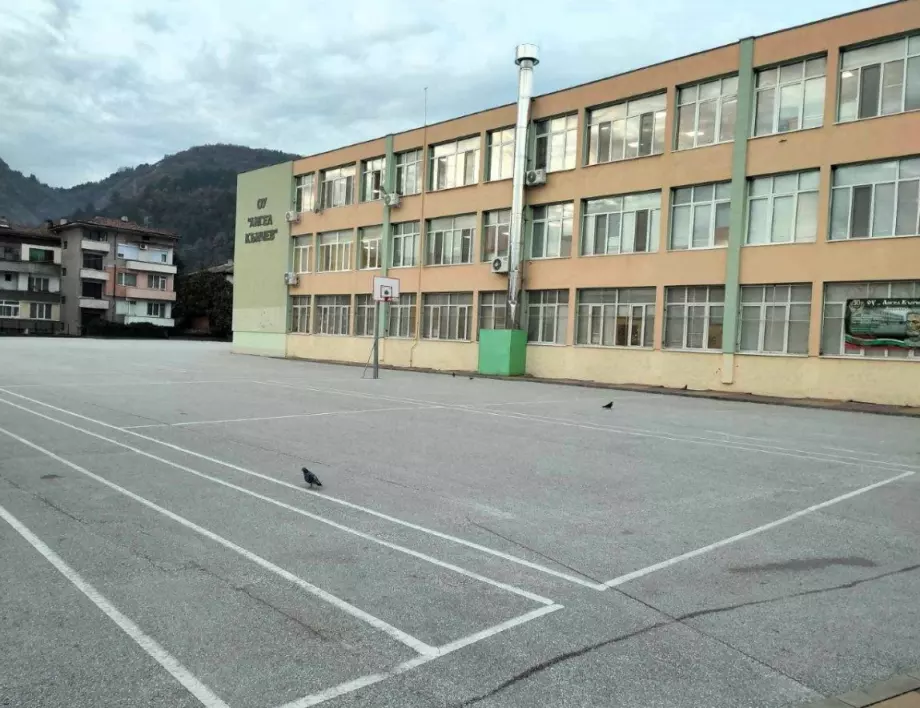 Още 1 училище в Асеновград ще се сдобие със спортна площадка