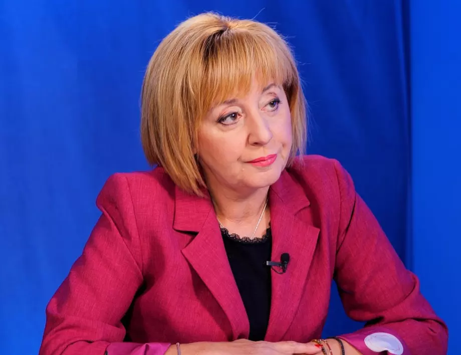 Мая Манолова: Областната управителка трябва да залепи и върне фигурите на ПСА