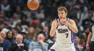 ВИДЕО: Везенков получи само 6 минути срещу Финикс Сънс, Сакраменто се върна към победите