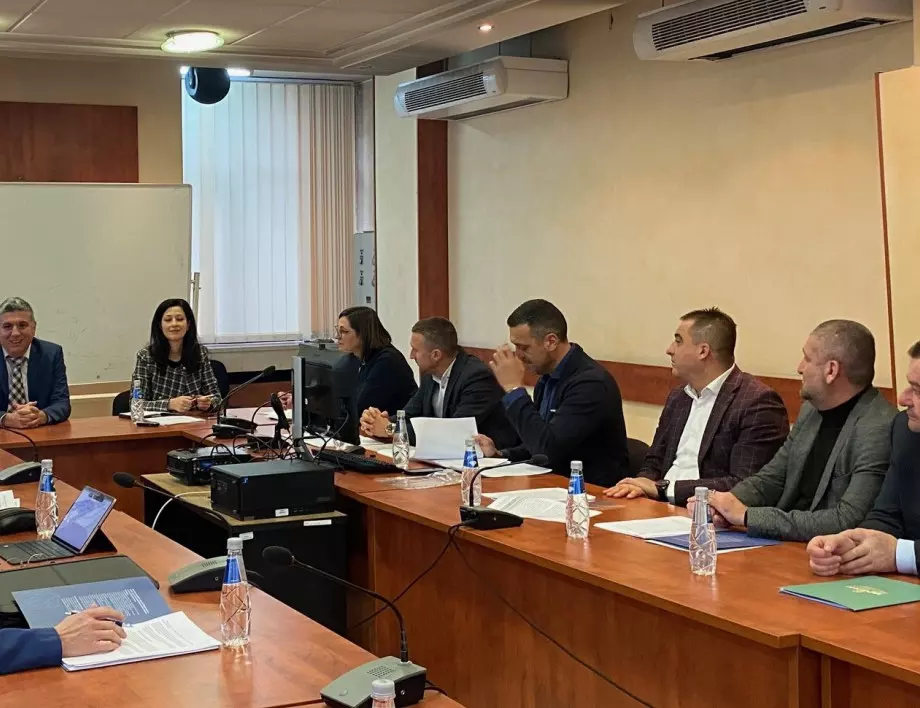 Министър Цеков обсъди с представители на НСОРБ промени в проекта на Закона за ВиК
