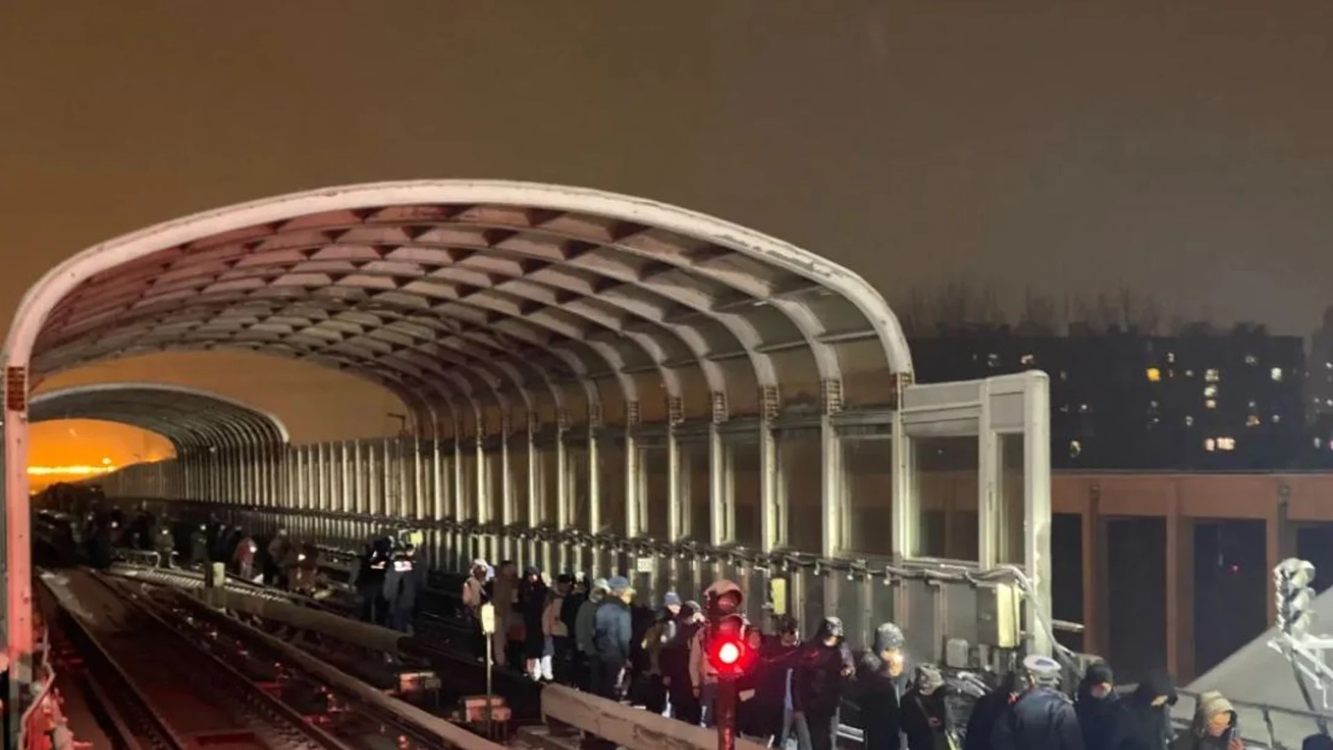 Стотици ранени при катастрофа в метрото на Пекин (ВИДЕА)