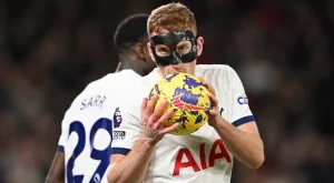 10 от Тотнъм удържаха вдъхновен Нотингам Форест, "спърс" дишат във врата на Ман Сити (ВИДЕО) 