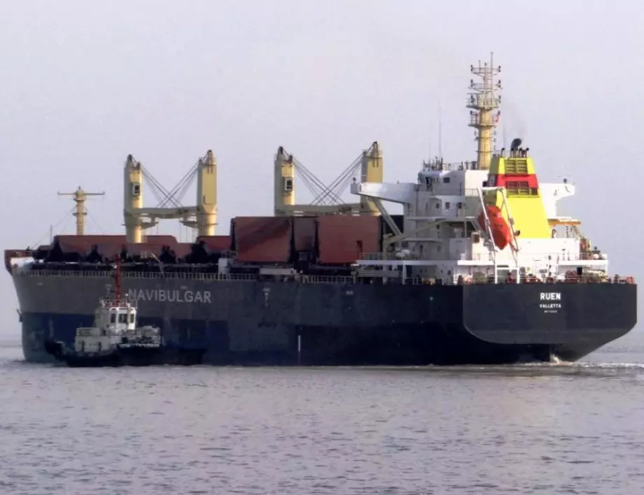 За похитения български кораб "Руен": Преговорите може да са дълги и много тежки
