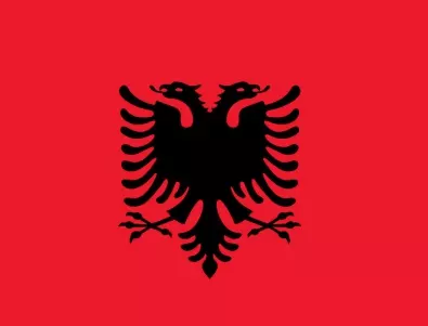 Лидерът на албанската опозиция предлага десетки милиони евро военна помощ за Косово 