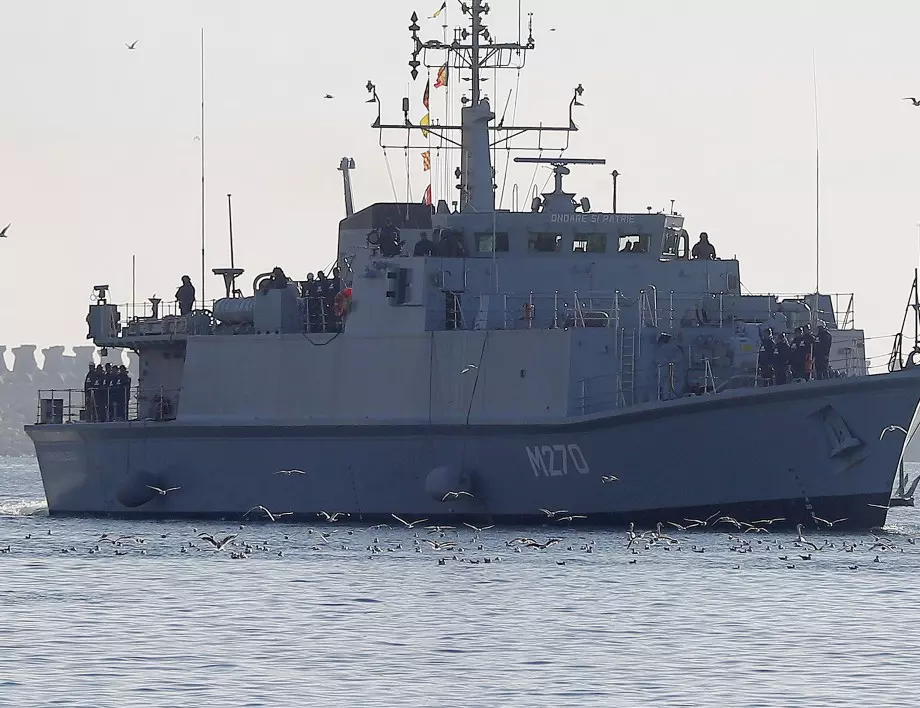 Турция не пуска в Черно море миночистачите, дарени от Великобритания на Украйна