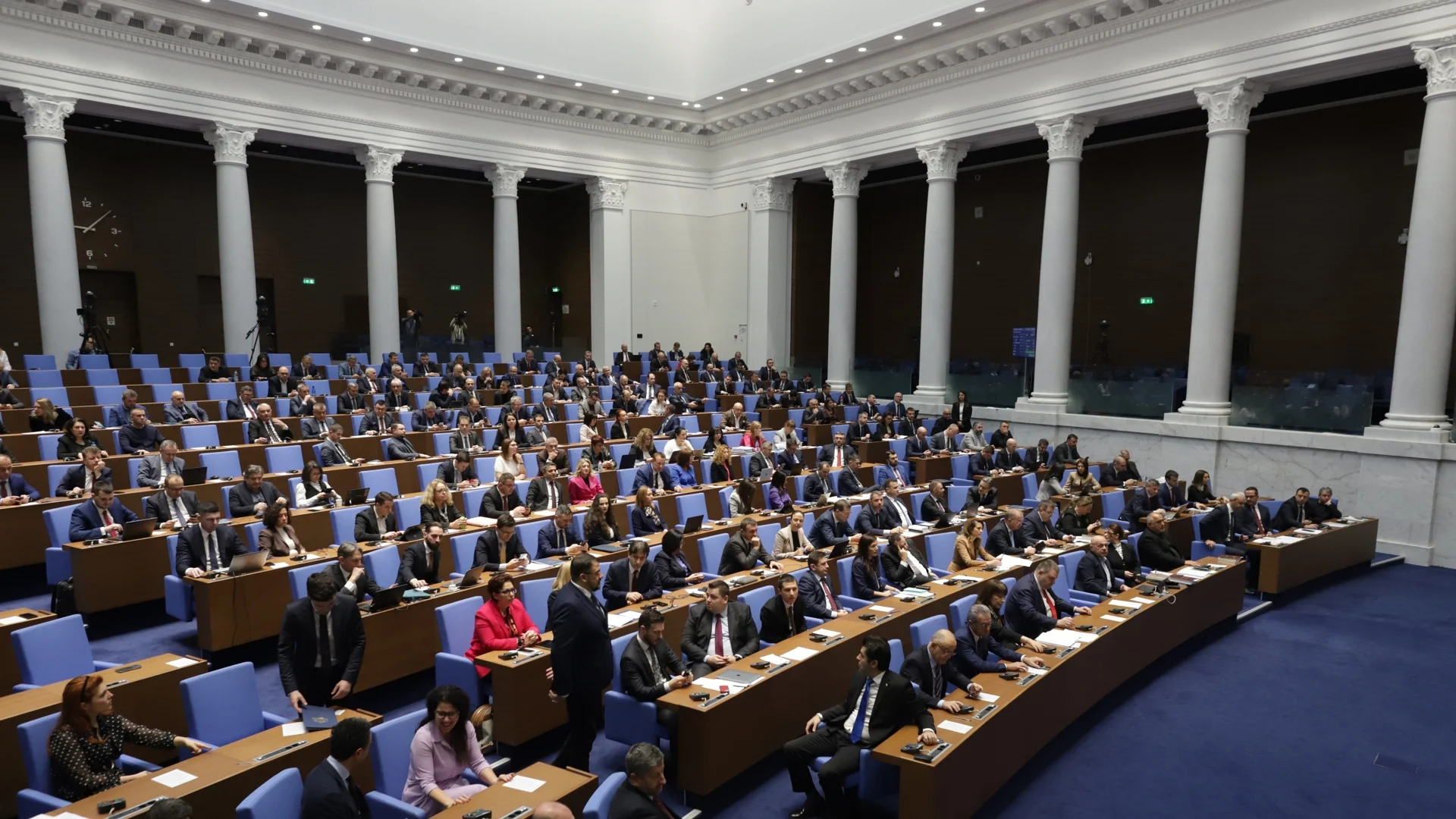 Депутатите отварят Кодекса на труда 