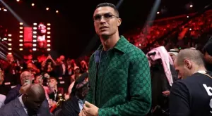 ВИДЕО: Боксов промоутър анонсира трансфера на Роналдо в английски гранд