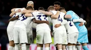 Тотнъм потрепери, но грабна трите точки, а Нюкасъл продължава свободното падане