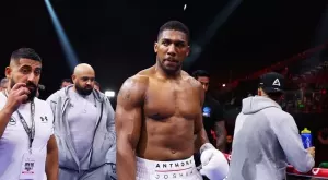 Предложиха на Антъни Джошуа да се бие срещу боксьор, прекратил кариерата на непобедим