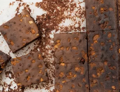 Неустоим десерт: Шоколадови кубчета с ром