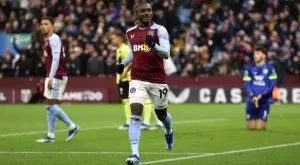 Трудна победа с гол в 89' прати Астън Вила под върха, Евертън буксува отново