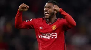 Кой е Уили Камбуала? Младокът, когото Манчестър Юнайтед хвърли в ДЪЛБОКОТО