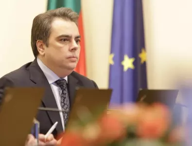 Асен Василев успокои, че няма риск еврото да повиши цените