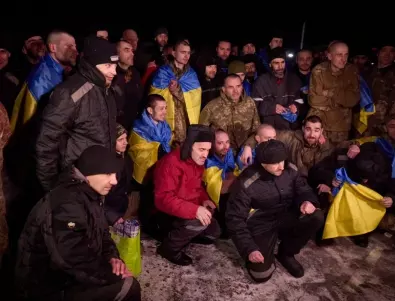 При най-голямата размяна досега: 230 украинци и 248 руснаци се завърнаха у дома (ВИДЕО)