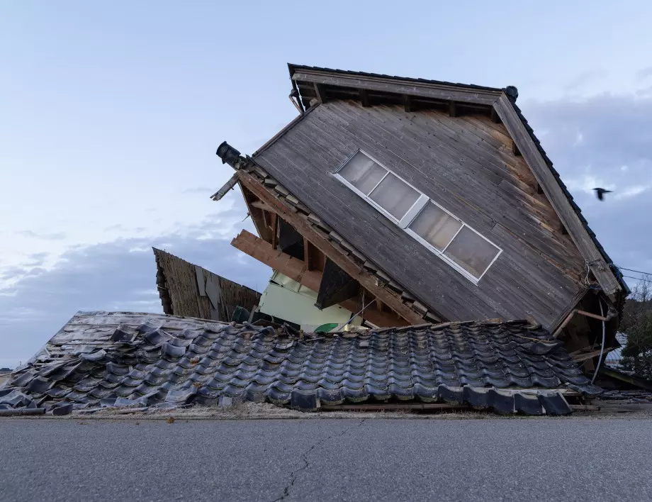 Пет денонощия под руините: Извадиха възрастна японка жива след катастрофалното земетресение